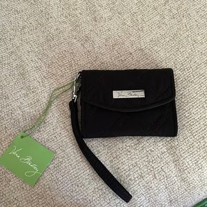 NWT Vera Bradley super smart wristlet black